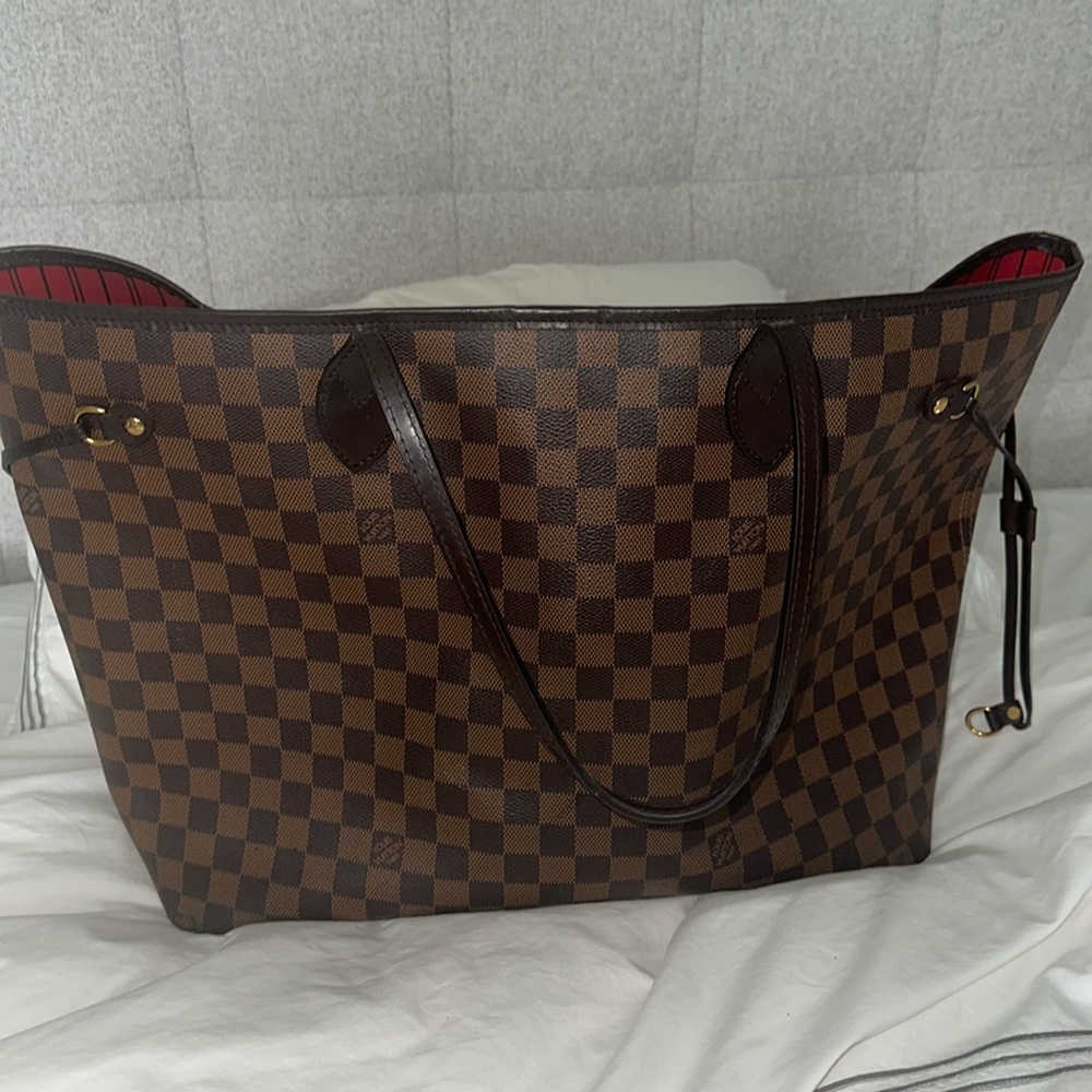 Preowned Louis Vuitton Neverfull GM